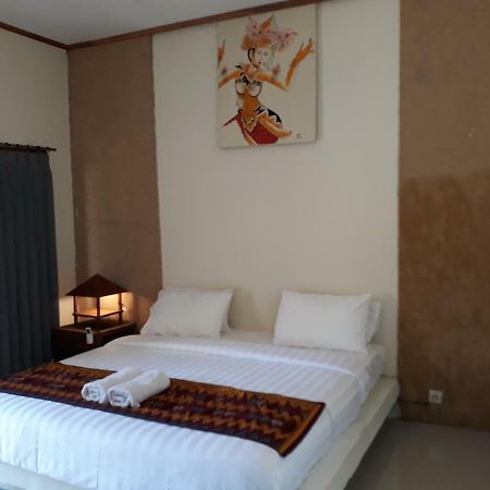 Village Corner Homestay Kuta  ภายนอก รูปภาพ