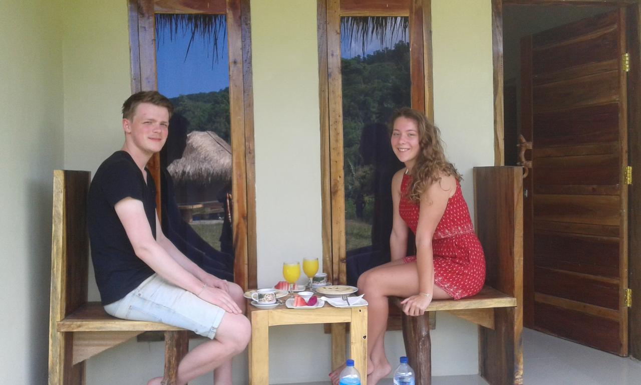 Village Corner Homestay Kuta  ภายนอก รูปภาพ