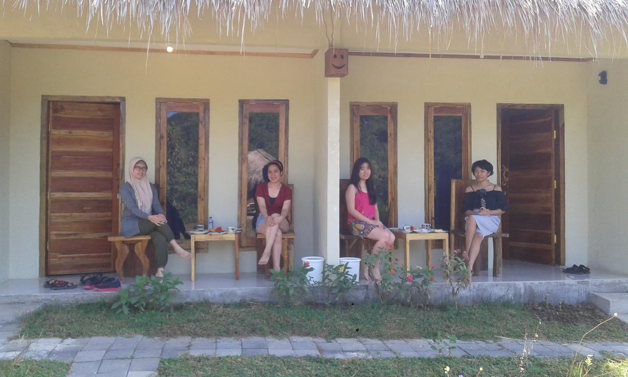Village Corner Homestay Kuta  ภายนอก รูปภาพ